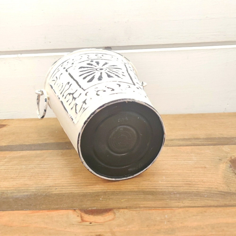 Upcycled Hand Painted Metal Distressed Daisy Vase - Picture 7 of 7
